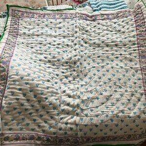 Sz blockprints NWT baby quilt